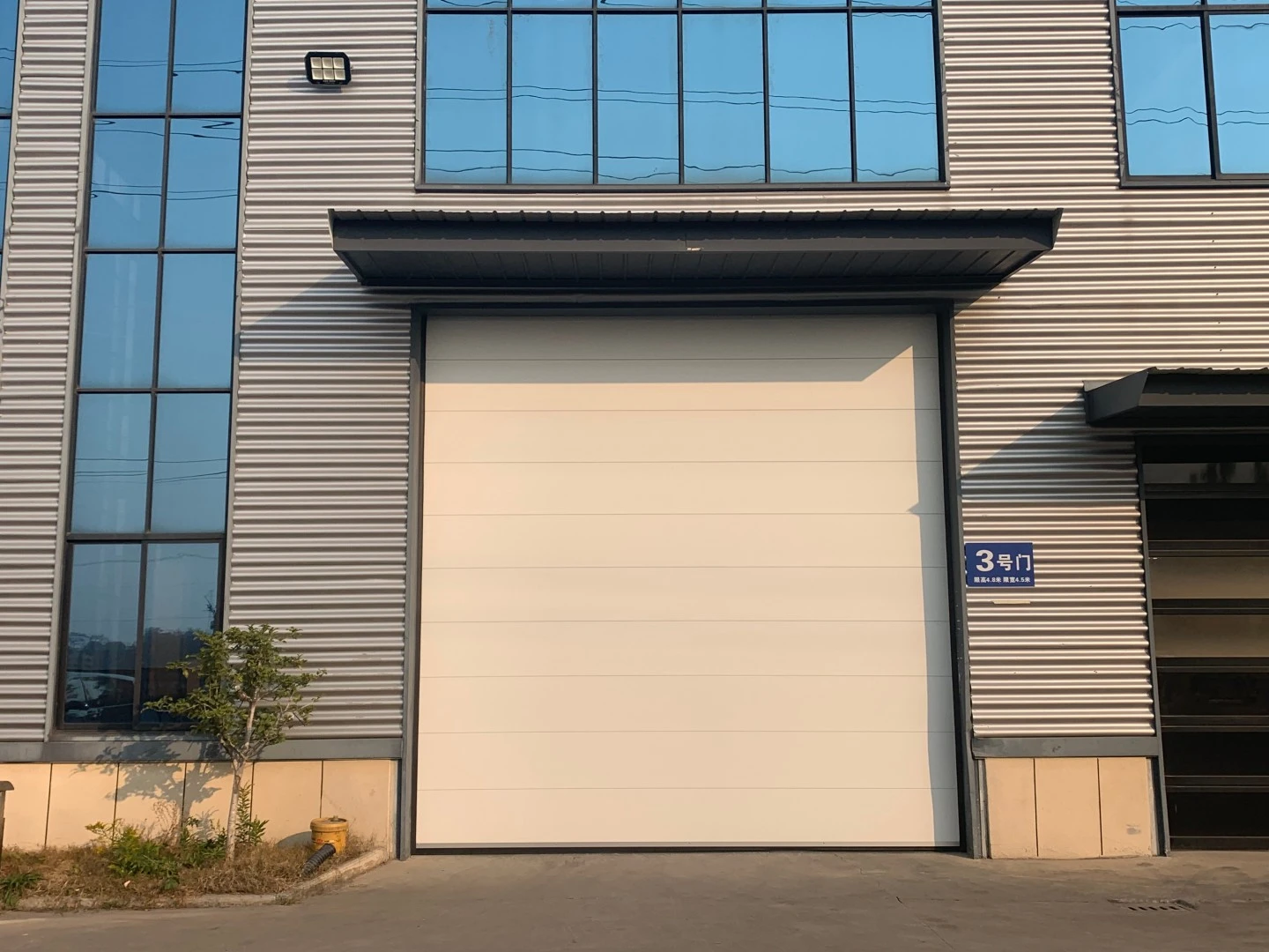 安必信工业门仙桃服务站生产基地